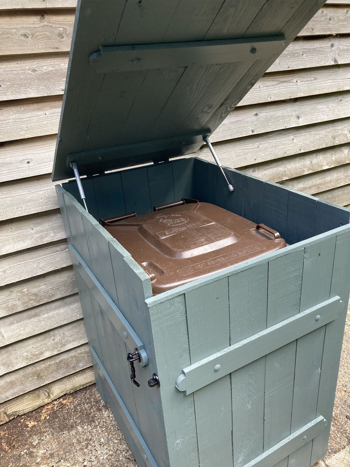 Wheelie Bin Store withopen lid